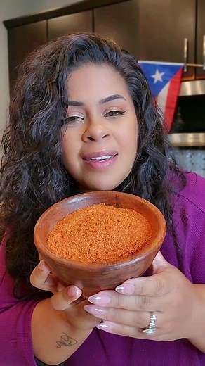 SAZON HOMEMADE‼️ Prepara tu propio sazón o sazonador! Es súper fácil y más saludable! Prepare your own sazón or seasoning! It's super easy and healthier! Ingredientes: (Scroll down for English) 1/2 taza paprika 1/2 taza achiote molido 1 cda de cúrcuma molida 1 cdta comino molido 3 cdas ajo en polvo 3 cdas cebolla en polvo 2 cdas de culantro molido Si quieres añadirle sal y hacerlo un sazonador, utiliza de 2 a 4 cdas de sal himalaya pulverizada. English: Ingredients: 1/2 cup paprika 1/2 cup groun