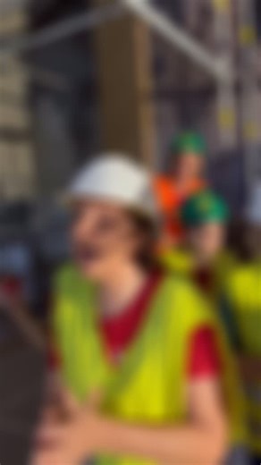 🚧 Unsere Konzerte finden in Sankt Jakob am Jakobsplatz statt 🚧 Wie ihr seht und vielleicht schon wisst, ist in unserer Heimatkirche Sankt Lukas aktuell Baustelle. Deshalb laden wir euch zu den diesjährigen Weihnachtskonzerten am 12. & 13. Dezember nach Sankt Jakob ein. Wir freuen uns sehr auf euch! 🧡 #baustelle #kirche #gospel #christmas #chormusik #konzert #live #munich #sanktjakob | Gospelchor St. Lukas