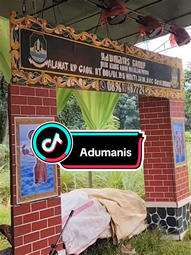 Discover the Topeng Adumanis Dance Group