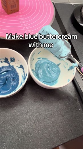 Make Stunning Blue Buttercream with Easy Tips