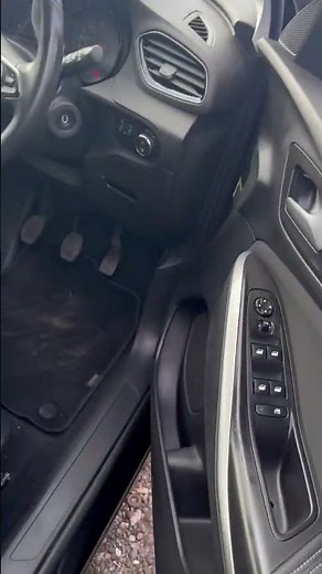 Vauxhall Grandland X bonnet release