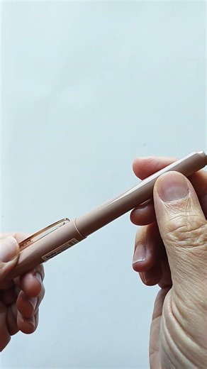 Latte ¿Qué pluma es? / What pen is it ? #pluma #estilografica #plumafuente #lapicera #fountainpen