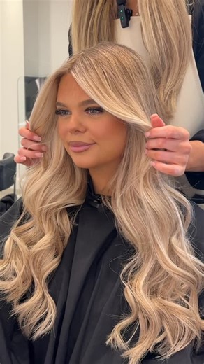 DAISY GOORD on Instagram: "Part 3: Toning, Root shadowing & Extensions Oh and of course the reveal, I wasn't going to drag it out any longer😅 The shades we used in Hadrill Hair Kaine Vakai 7cm tapes: Milk and Cookies, Sea Shell and Ocean Insane combo for a multi tonal dreamy blonde 😍 _______ Colour @wellahairuki Extensions @hadrillhair @kainevakaihair Backwash products @pureology"