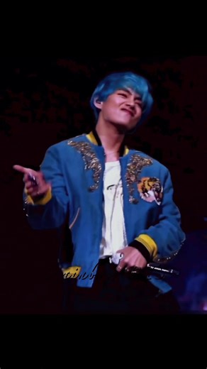 Kim Taehyung: Rey del Pop y Icono de Moda