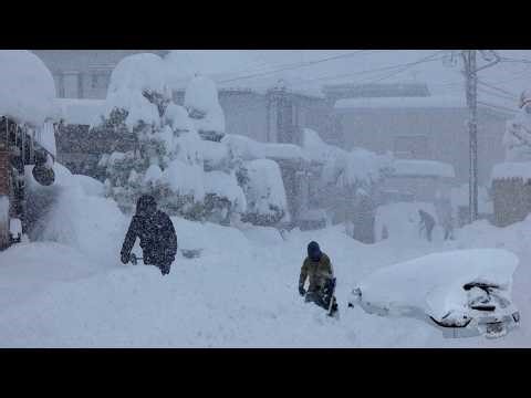 Chaos In Austria Today! 2 Meters Of Snow Strom Causing Avalanche, Buries Homes In Arlberg