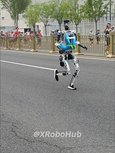 TienKung Ultra: Humanoid Robot's Impressive Race & Design
