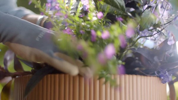 Vigoro Amaliya Medium Textured Brown Plastic Planter (14 in. L x 14 in. W x 11.6 in. H) HUPS00593N-14T