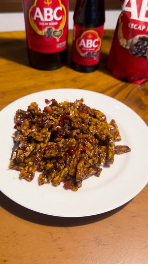 Mau tau resep ahli buat masak tempe orek? Kuncinya di Kecap Manis ABC masakanmu jelas nikmatnya! #ABCKecapManis #JelasNikmatnya