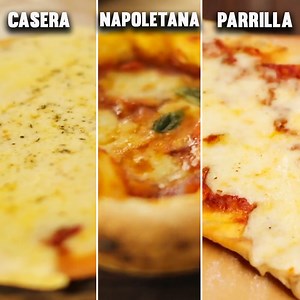 ¿CÓMO HACER 3 TIPOS DE PIZZA CON MASA MADRE? Si hay algo que le gusta a todo el mundo es la pizza y hay muchas maneras de hacerla. En este video les propongo hacer con una misma masa, 3 tipos de cocciones diferentes. Lleva masa madre y levadura, pero se puede hacer con cualquiera de las dos por separadas también. Lo que aporta esta mezcla es que la levadura se encargará de la fermentación básicamente y la masa madre le va a aportar mucho más sabor, como es característico. Lo interesante es que c