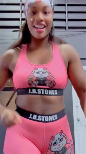 Claressa Shields Reacts to Fans’ SHOCKING Comments Live! #boxing #mma #ufc