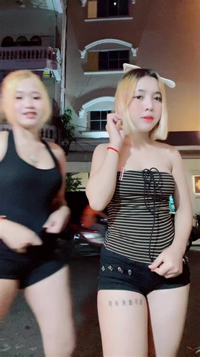វីដេអូ​របស់ Hey Lee 🐷 (@hey.lee240) ជាមួយ original sound - it’s Me Han💃