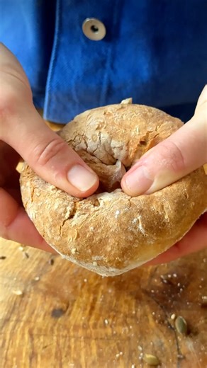 Trying the internet’s fave 2-ingredient bagel because we need to know if it actually works Does it work? Ep 2 Our series where we test the recipes the internet is obsessed with to see whether they actually work https://www.bbc.co.uk/food/recipes/2-ingredient_bagels_98100 | BBC Food