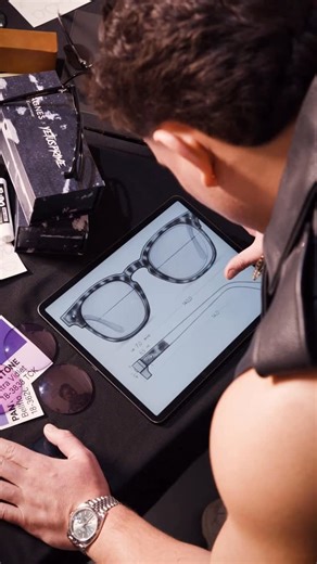 YETUS PRIME on Instagram: "👓DISEÑADOS POR EL MÁS RABIOSO. PARA LOS MÁS FACHEROS. El nuevo skin de los Prime ya está aquí. Una colección especial con vibras brutales, hecha para todos los Prime. Disponible solo en agnes.mx 💥 Usa el código de descuento: YetusPrime"