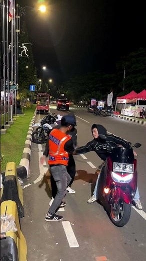 Pinter juga tukang parkir mau di palak #viral