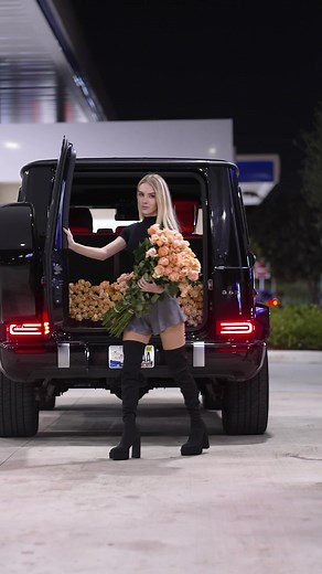 Happy Valentine’s Day 🖤 #valentinesday #love #g63 #flowers