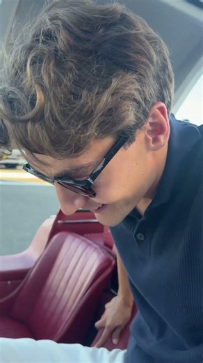 “This is the coolest car!” 🤯 #f1 #merecedesf1 #georgerussell