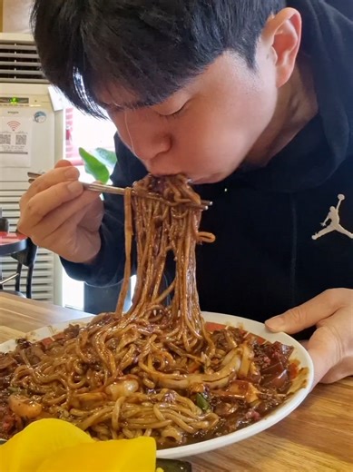 Today’s Pick: Ultimate Seafood Stir-Fried Jajangmyeon #koreanfood #kfood #jajangmyeon #foodies #mukbang