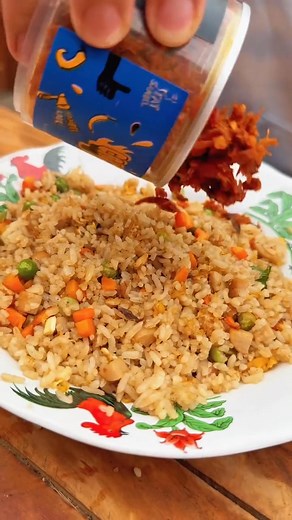 19K views · 661 reactions | Beli Produknya di sini yah Guys  https://s.shopee.co.id/3LC4LGKIfD?share_channel_code=4 #reels #eatsambel #makananenak #cumiciamik | Eat Sambel Cumi4 | Facebook