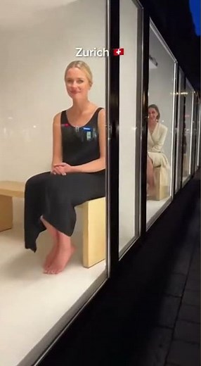 Zurich's Live Mannequins