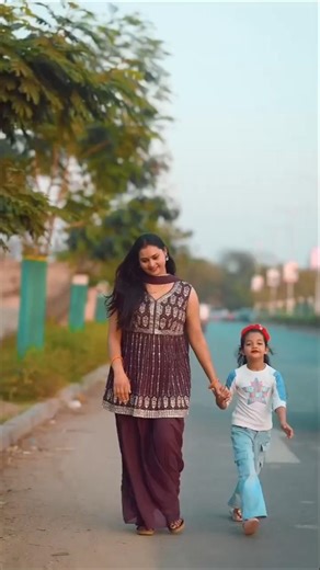 Introducing the "VitalWear SmartBand," a next-generation wearable gadget #ytshorts #trending #love