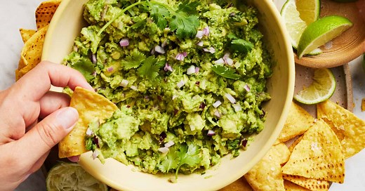 How to Make the Best Guacamole with 7 Simple Ingredients