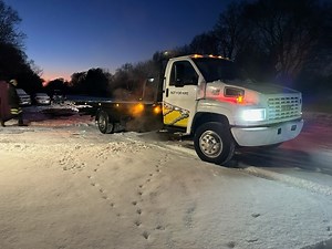 Help me help you. Trying to make my small business little bigger for my family. My service will show my dedication. | Braker's Towing & Recovery LLC | Facebook