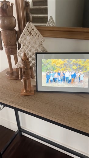 If you're able to go home for the holidays... leave a little piece of every day life with your loved ones. 🥰 Connection can go far beyond the holidays with a Loop digital frame! Send photos and videos up to 5 minutes long straight to the frame from anywhere in the world. 🤳➡️🖼️ It's the perfect way to stay connected outside of social media when you have to be far away. Explore loopfamily.com and see why Loop is the best choice for photo sharing in your family today! | Loop Digital Picture Fram