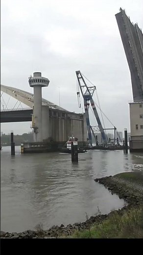 Opening and Closing of the Drawbridge