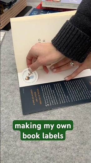 Made my own book labels with Canva ✨📖