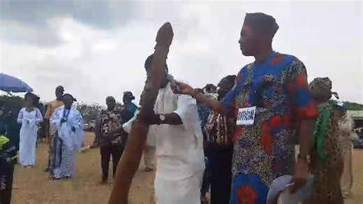 Video Story; Osi Promotes Cultural Heritage at Osi Day Celebration 2025 It was a memorable and colorful occasion at the Osi Central Secondary School Playing Ground, Ekiti Local Government Area of Kwara State, during the just-concluded Osi Day Celebration 2025. The Osi community came out in full display of unity and cultural pride, warmly entertaining royal fathers, dignitaries, community leaders, and invited guests with a captivating Oroo cultural display, showcasing the rich traditions and heri