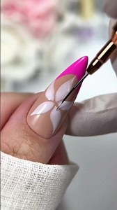 Tutoriel : Comment réaliser des fleurs 3D avec le gel All In One Clear ?#babyboomer #3dnails #nails