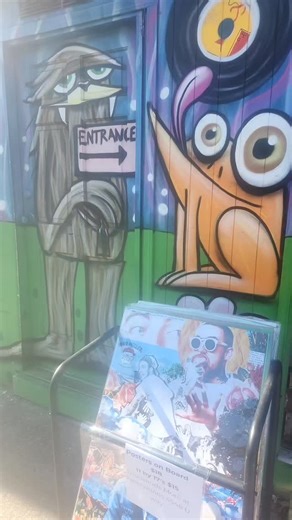 Suzanne by #leonardcohen one of the greatest #folkmusic songs ever. | Multilingual Books