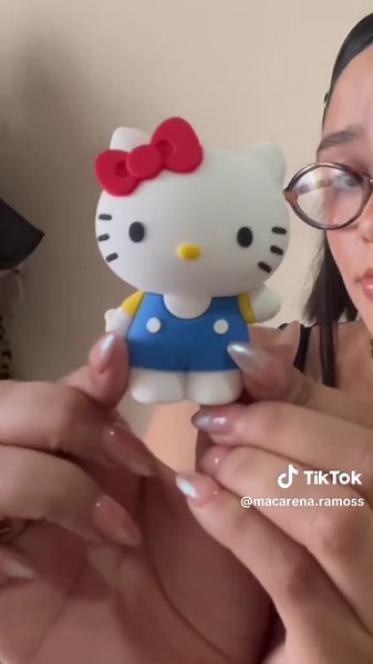 Descubre la Colección Hello Kitty x Clarín