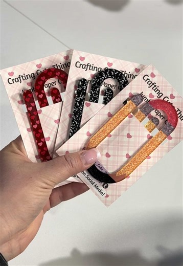 Jumbo Paper Clips: Essential for School Supplies