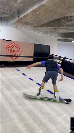 香港滑雪教練 Roland Mak #滑雪場 示範 #滑雪教學 #香港滑雪 #室內運動 #groundtricks #單板滑雪 #indoorsnowboarding