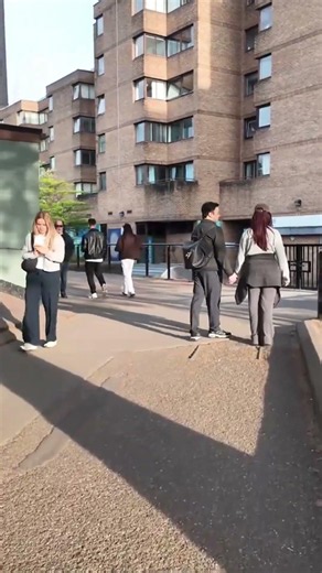 Iconic London Walking Tour: 4K HDR Walk