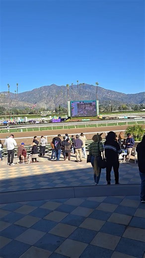 👀👀 Incredible day today at Santa Anita Park !! | Daily Racing Form