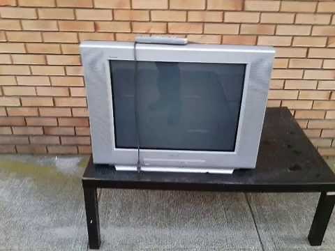 2003 Sony FD Trinitron WEGA KV-27FS100 CRT TV on the Street