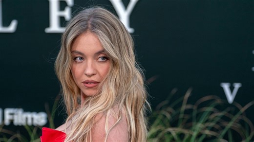 Sydney Sweeney poses with male model for Syrn’s Playful collection launch | Al Bawaba