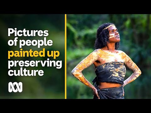 Indigenous photographer takes pictures of people painted up to preserve culture | ABC Australia