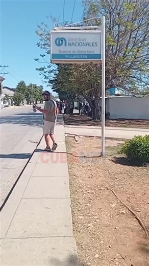 ❌🚌 CERRADA: Así está la terminal de ómnibus nacionales de Villanueva, en La Habana. 👉 El cierre temporal de la instalación está relacionado con la agudización de la crisis de combustible. 👉 Al igual que esta terminal, buena parte del transporte público y privado cubano está paralizado. | CubaNet Noticias