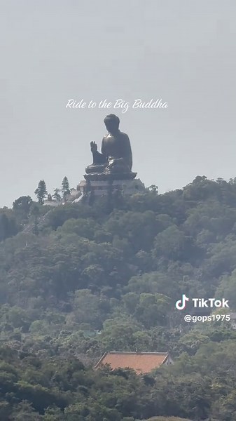 Stunning Cable Car Ride to the Big Buddha in Hong Kong