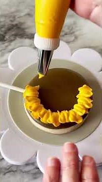 Let's Make Petal Tip Flowers with Royal Icing!