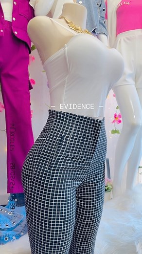 27 reactions · 3 comments | NUEVO INGRESO! ¡ya disponible! PEDIDOS AL 58766760. Tú mereces todo! Preventa finaliza #jueves antes de iniciar envivo pantalón cintura alta código #PINZAS MAYORISTAS PRECIO ESPECIAL 6pz | Evidence Clothing Store - Bonage JEANS | Facebook