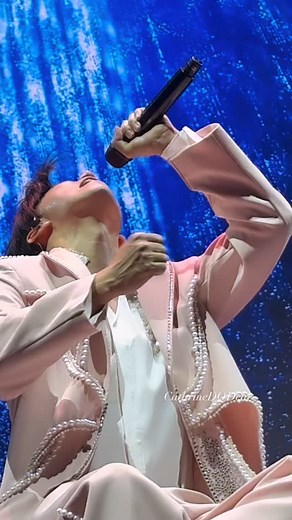 ⚜️ SOS ⚜️ part 2 Stranger Tour London 12/11/2025 Dimash Qudaibergen #dimash #dq #dears #димаш #димашқұдайберген #迪玛希 #dimashkudaibergen #казахстан #kazakhstan | Cathrine Wong