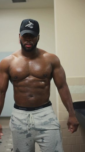 Who needs a trainer 🤔? #workout #teaser #fitlife