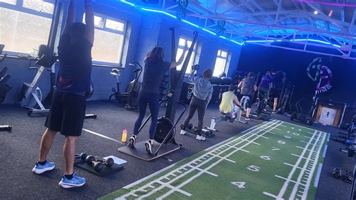 Mondays Classes: 5:45am Body Blast  9:30am The Hybrid Program ‍♂️ 6:00pm HIIT Circuit ‍♀️ 7:00pm Glow Aerobics  7:45pm Stretch 律‍♀️ Book online now via the MINDBODY Fitness App 勺 | Ground Zero Fitness Kidsgrove | Facebook