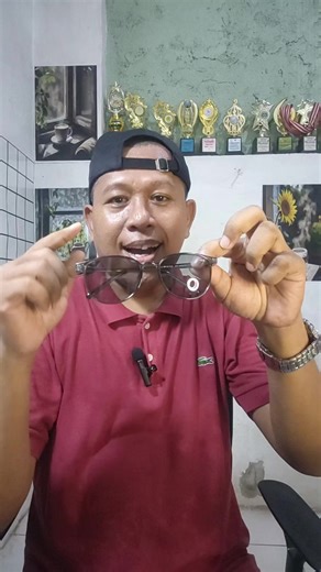 kacamata fashion Lensa Minus warna grey bisa untuk pria dan wanita #wawasanpencariankreator #creatorsearchinsights #kacamataminus #kacamatarabunjauh #kacamatafashion