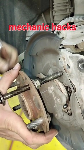 1.4M views · 7.2K reactions | #mechanic #tips puller bearing hacks #car #tutorial #diy #hack #puller #technique Mechatronics Tyronn | Mechatronics Tyronn | Facebook