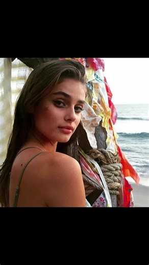 Taylor Hill: Beauty Looks and Style Highlights